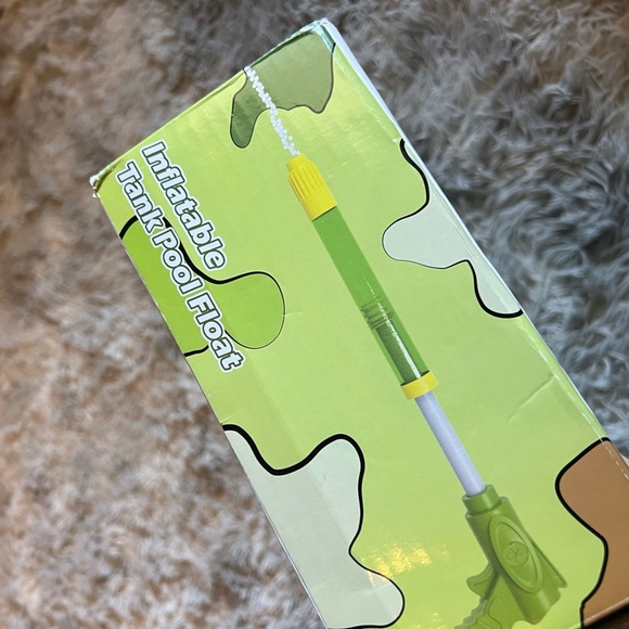 NWT army camo inflatable tank pool float‎ - Picture 5 of 5